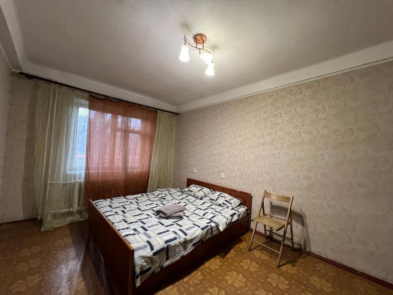 Квартира Эконом-Класса Возле Метро Левобережная Kiev Ngoại thất bức ảnh