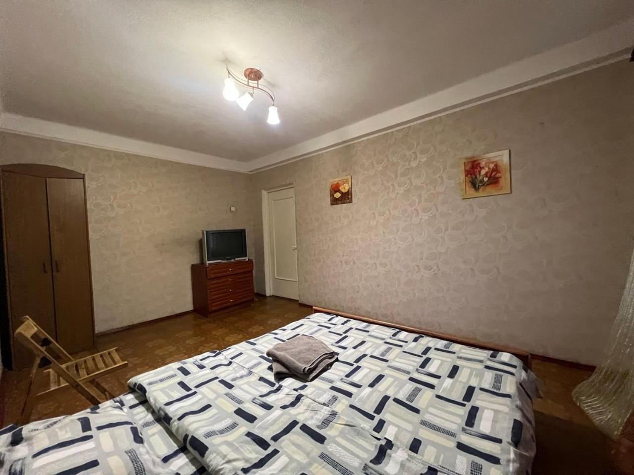 Квартира Эконом-Класса Возле Метро Левобережная Kiev Ngoại thất bức ảnh